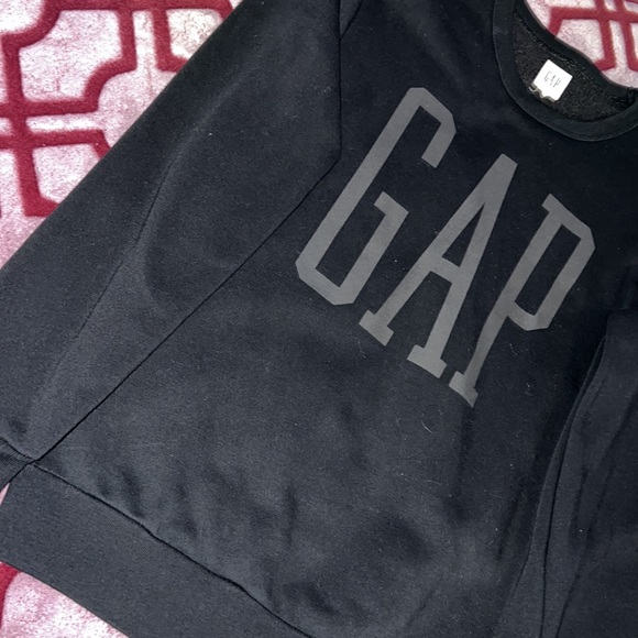 Black crewneck - Picture 3 of 4